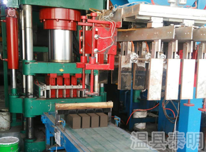 銅鉛冶煉礦料壓塊機(jī)，金屬冶煉壓塊機(jī)